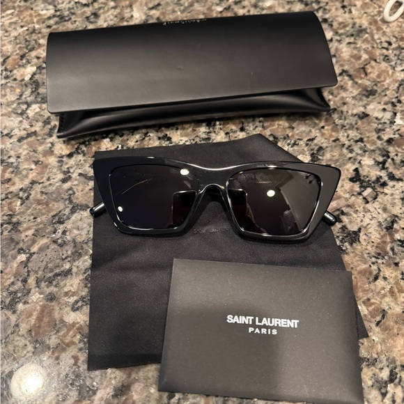 Saint Laurent MICA 276 - Picture 1 of 3